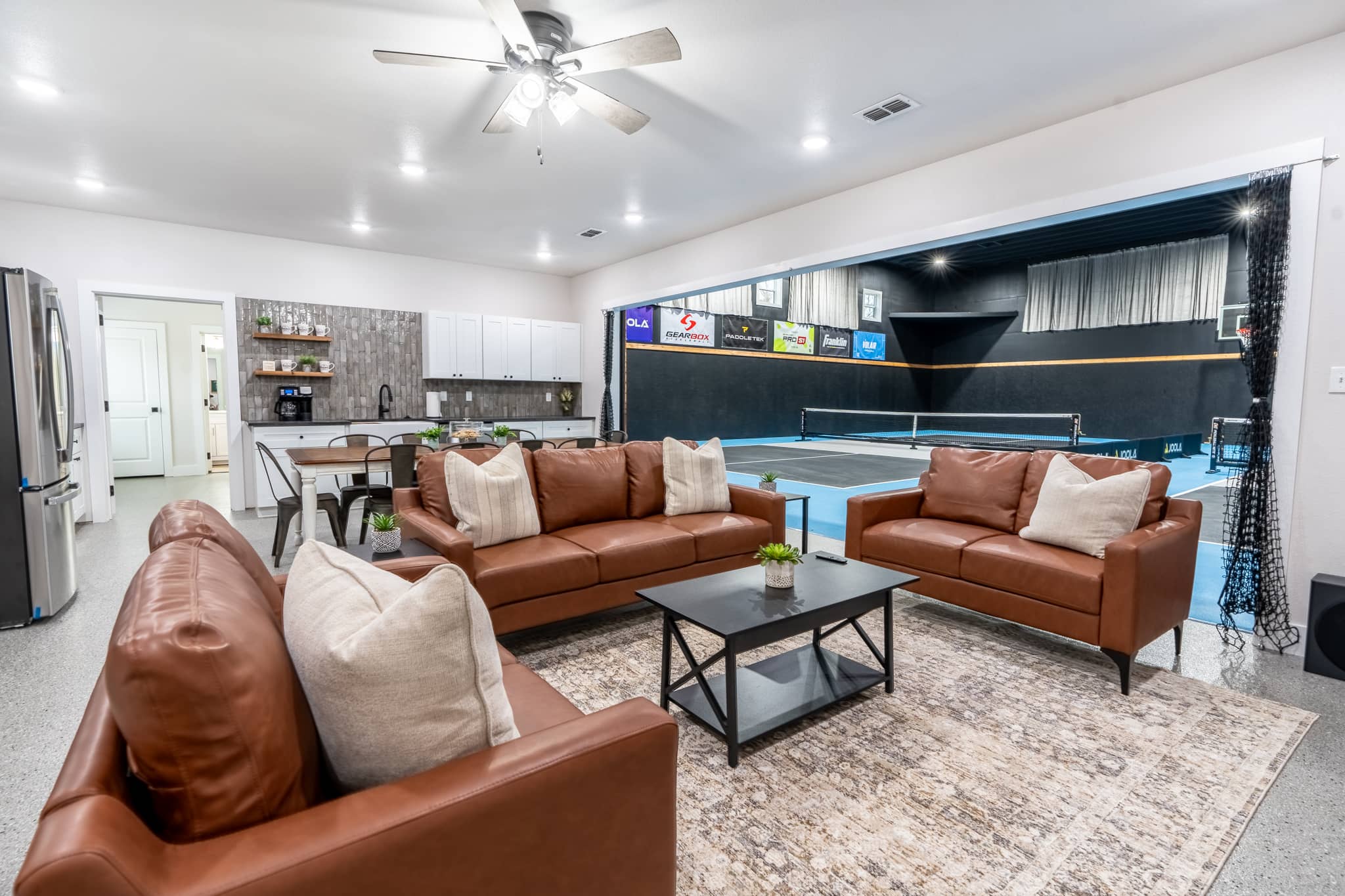 The Picklebarn ETX Airbnb living room in Chandler TX