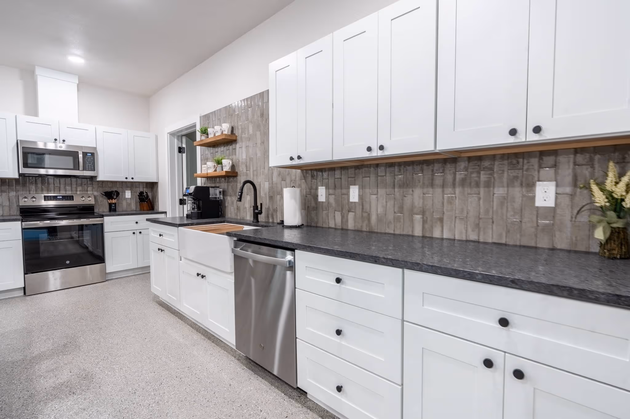 The Picklebarn ETX Airbnb kitchen